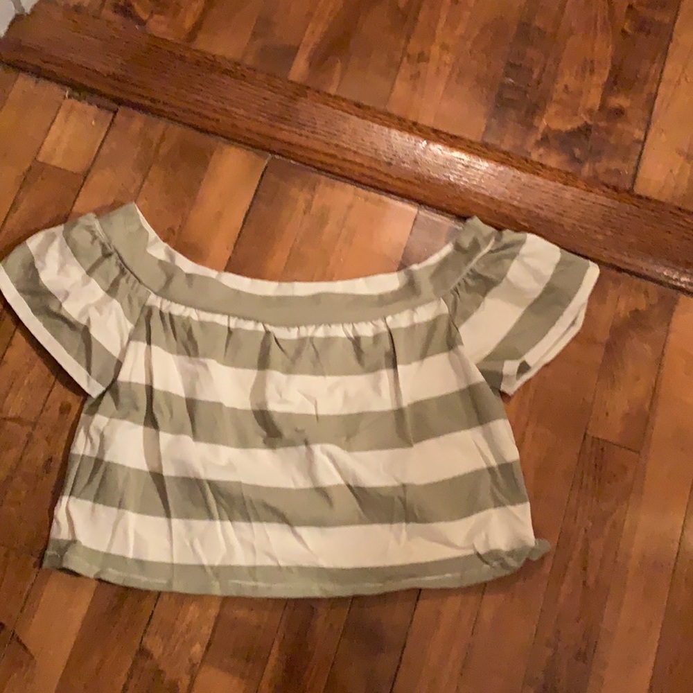 Free‎ people off the shoulder crop top. NWOT.